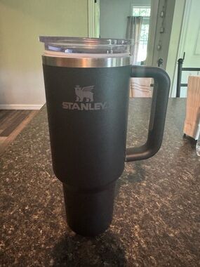 Stanley Black Travel Mug with Handle and Clear Lid